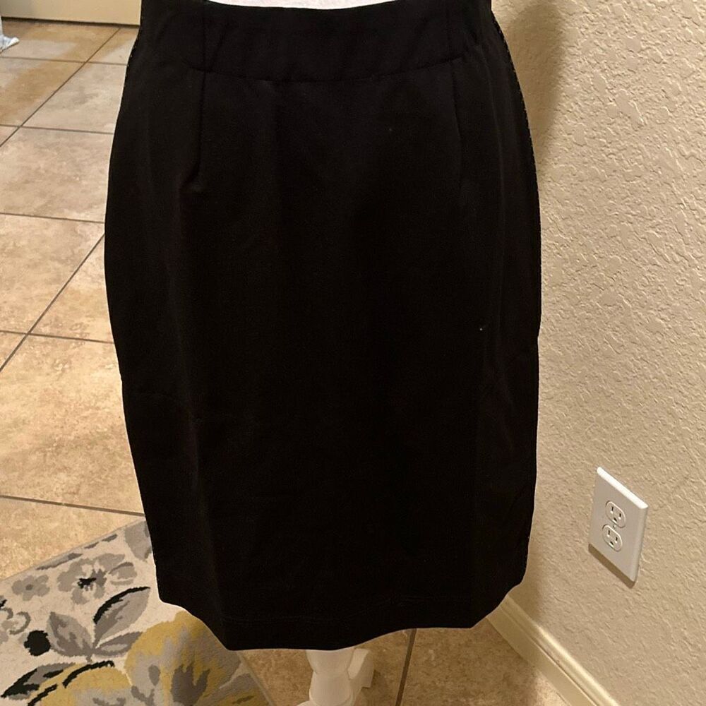 GSTQ Sz M Interlock Pencil Skirt Black Elevated Basic Business Professional NWT